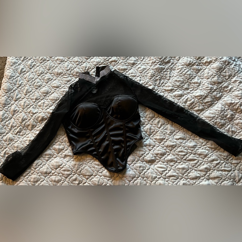 SHEIN SXY Rhinestone Neck Mesh Panel Asymmetrical Hem Crop Tee